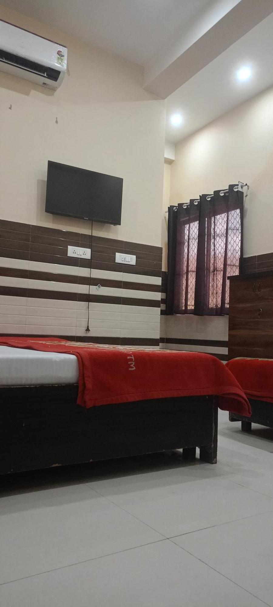 New Gayatri Palace Near Prem Mandir Vrindāvan 外观 照片
